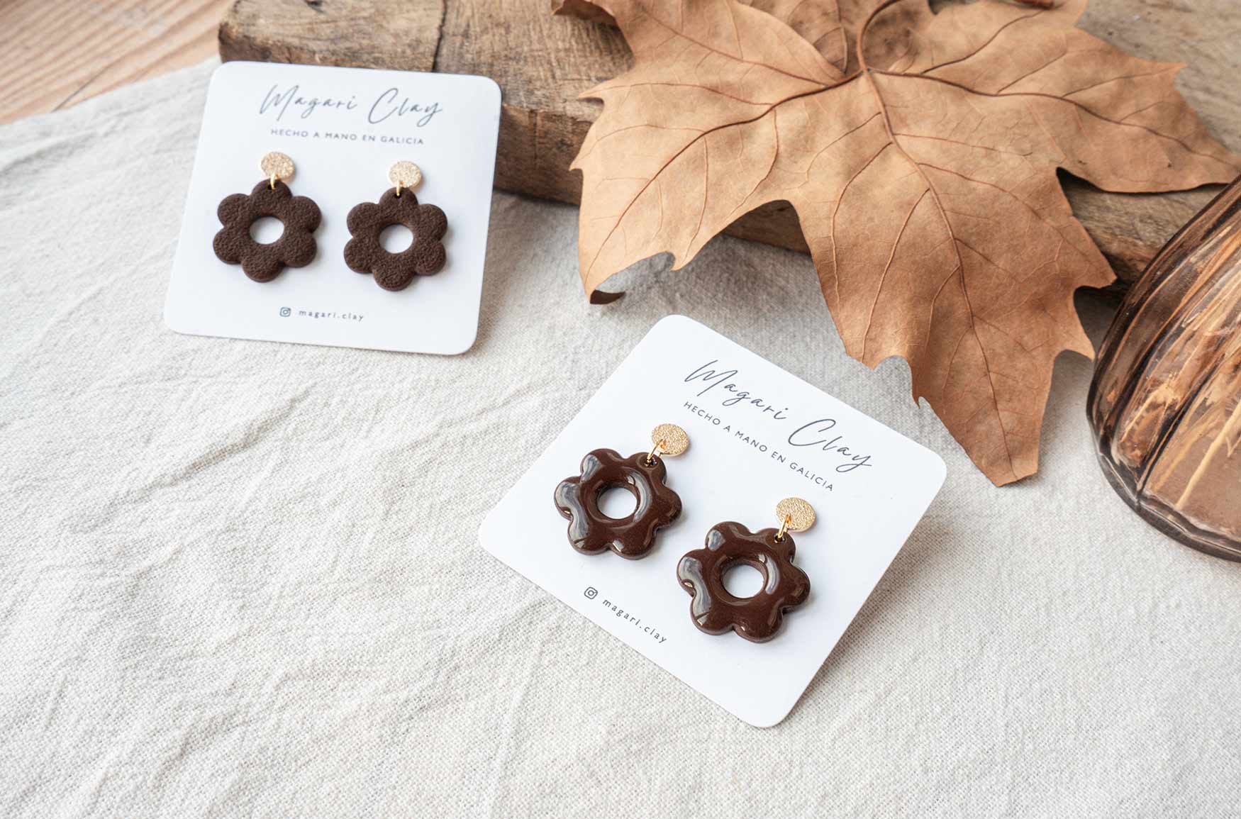 Pendientes flores marrón chocolate