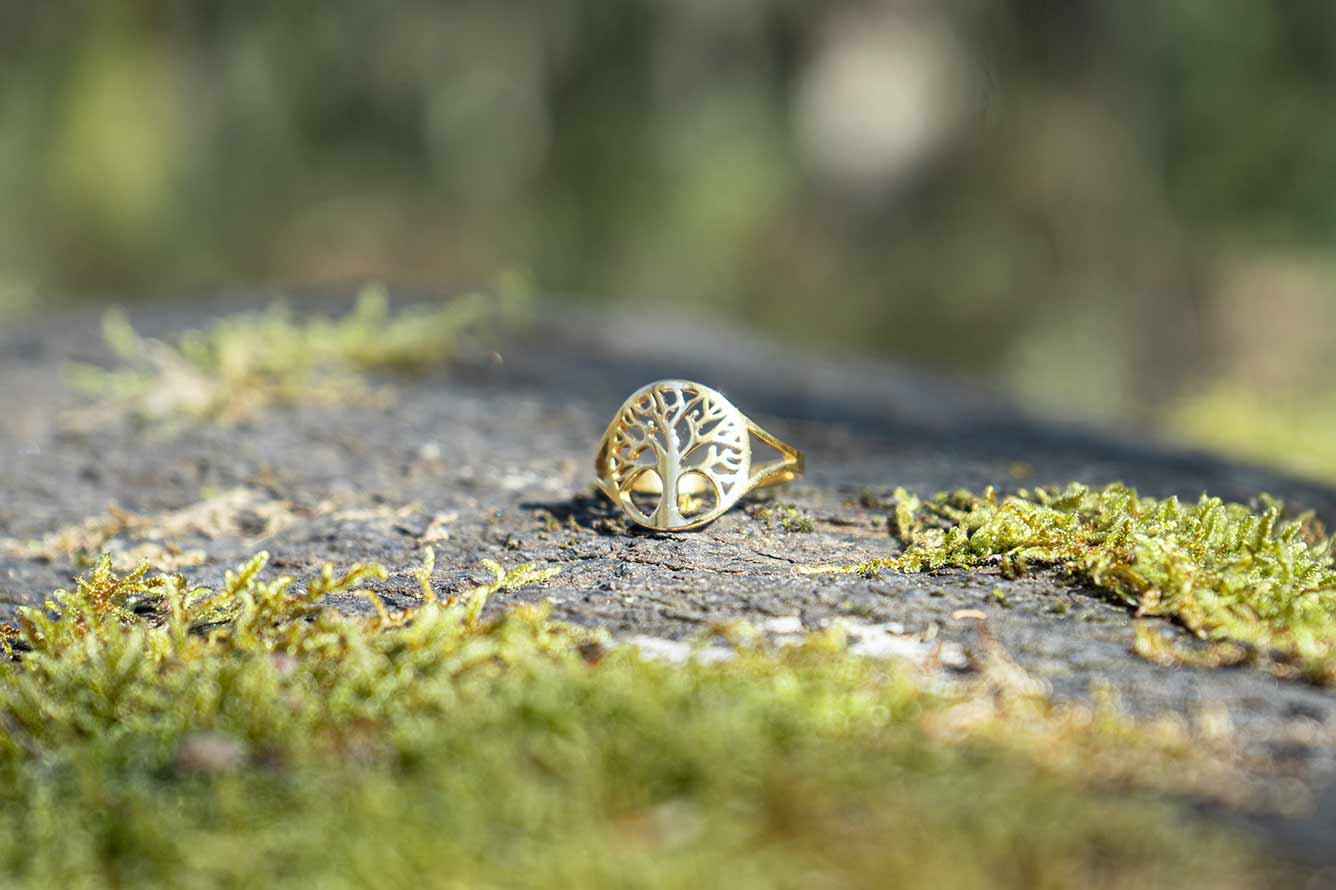 Anillo celta árbol de la vida dorado