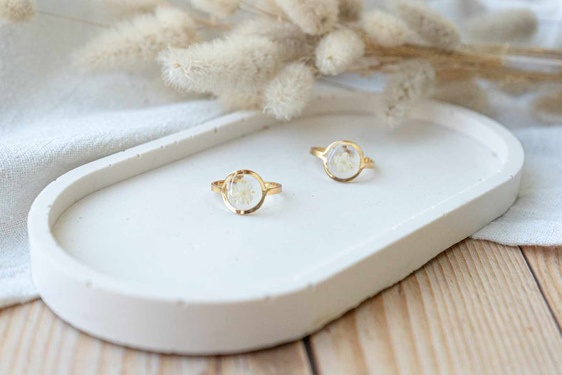 Anillo resina flores
