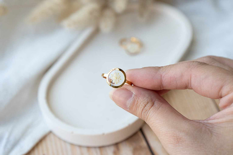 Anillo resina sauco