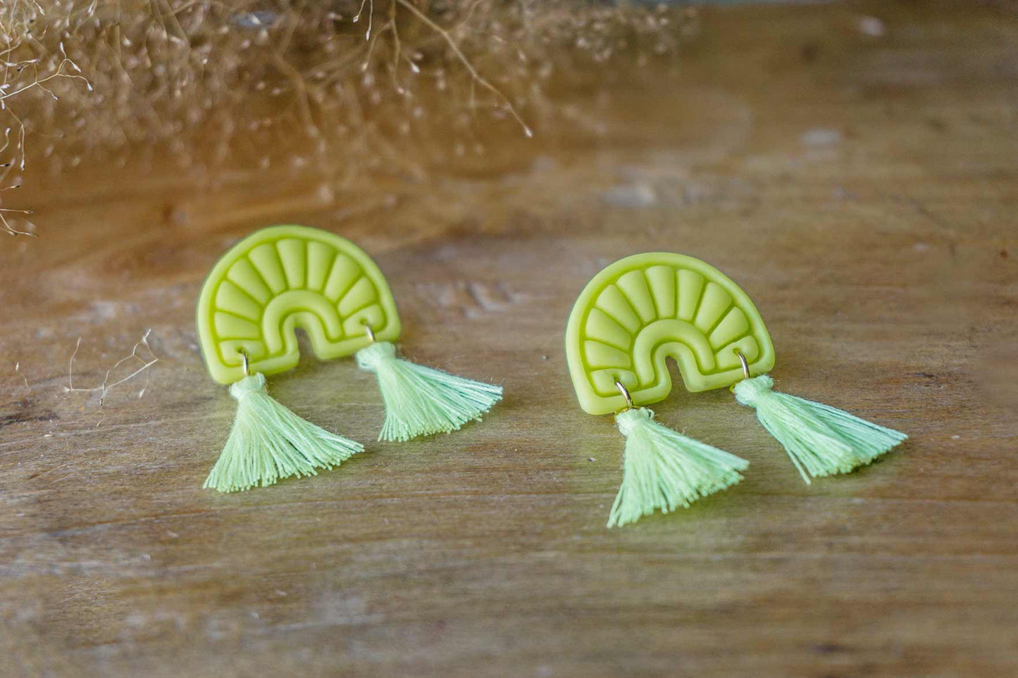 Arcoíris con pompones | Colección FLÚOR