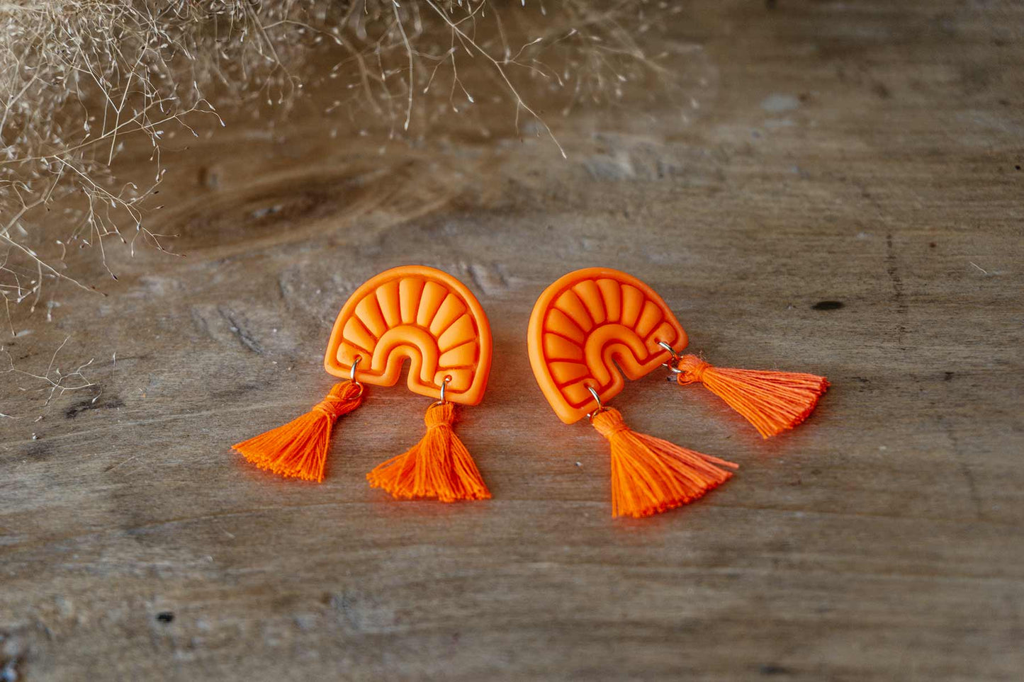 Arcoíris con pompones | Colección FLÚOR
