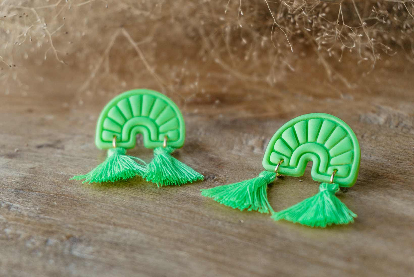 Arcoíris con pompones | Colección FLÚOR