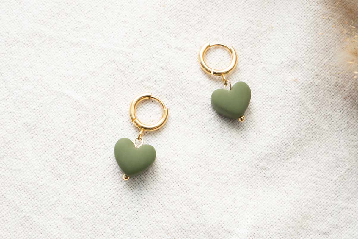 Aros corazón verde oliva