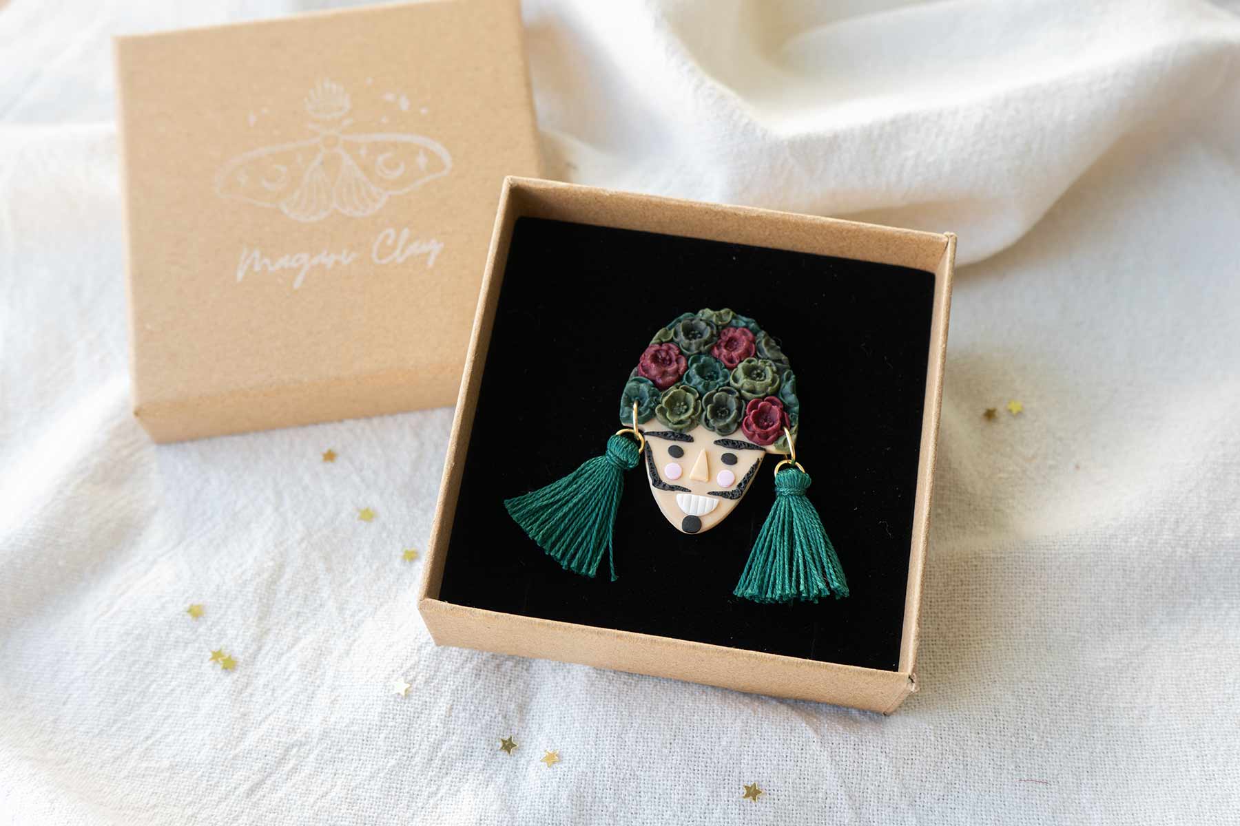 Broche Peliqueiro & Cigarrón  "TERRA"  Colección  ENTROIDO DE GALICIA