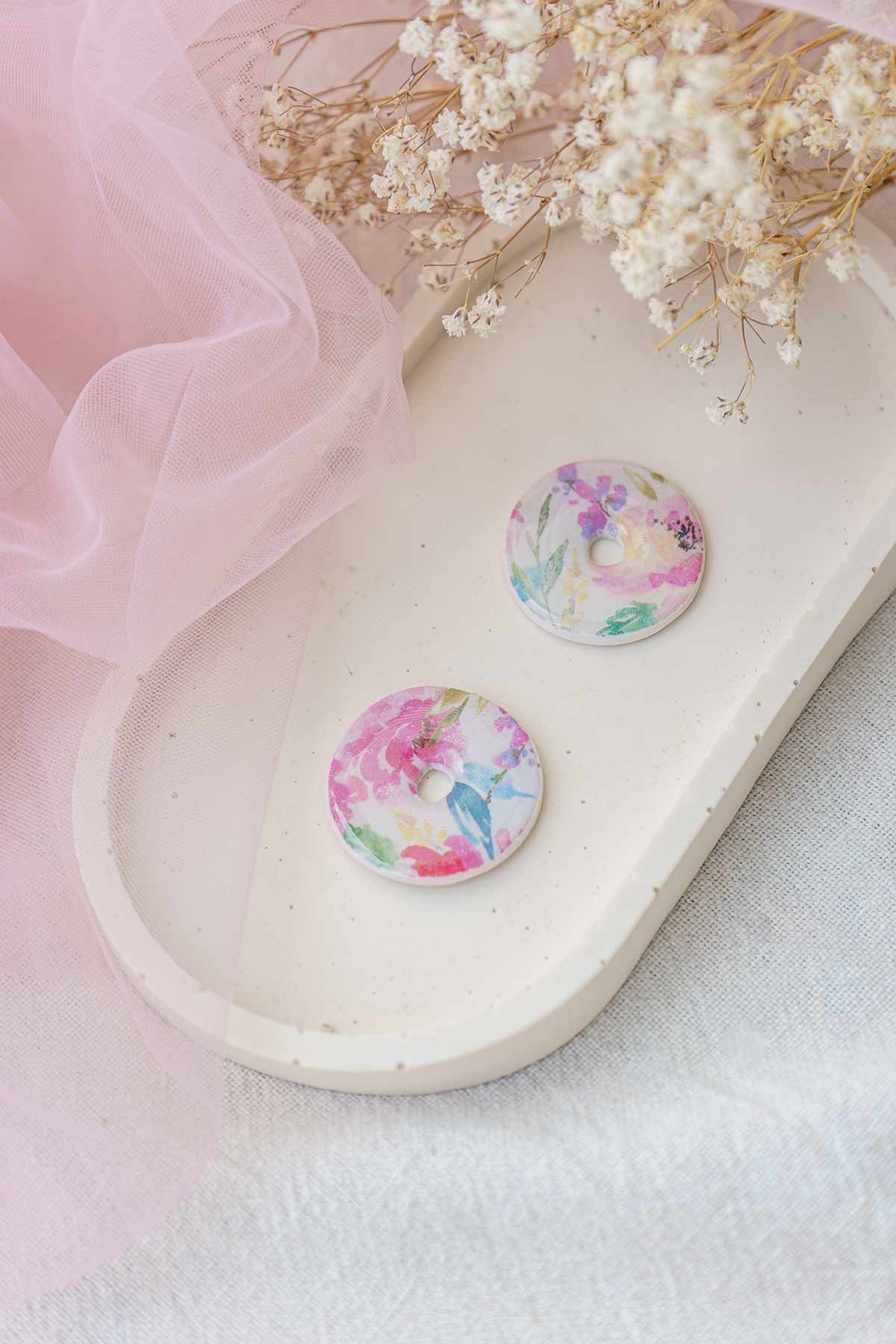 Charms hechos a mano con flores