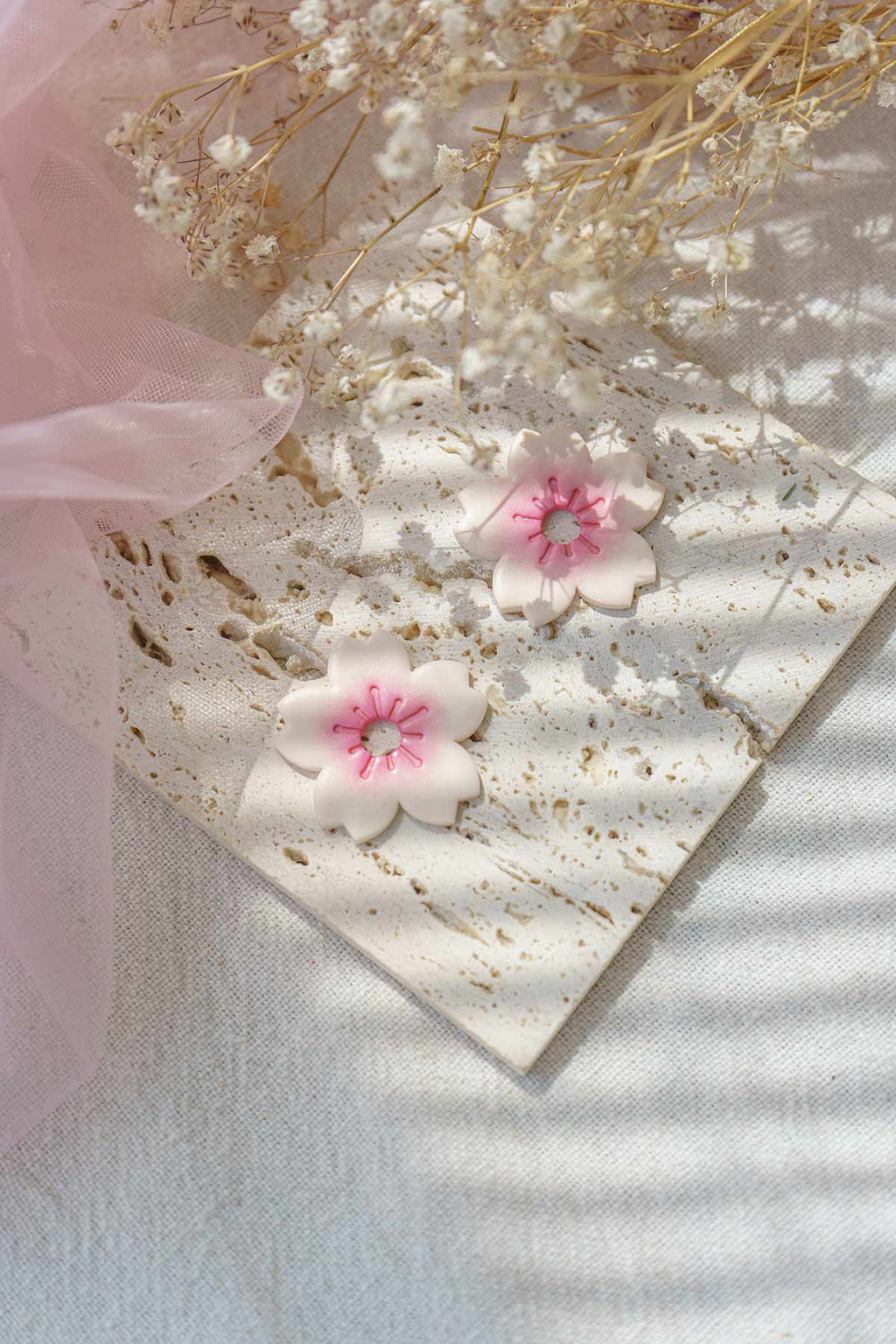 Charm flor de cerezo sakura blanca