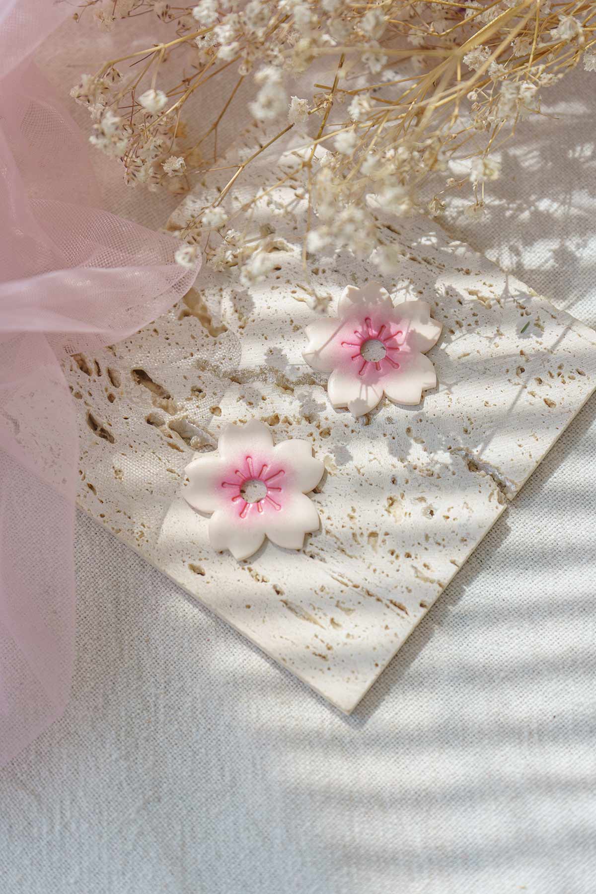 Charm flor de cerezo sakura blanca