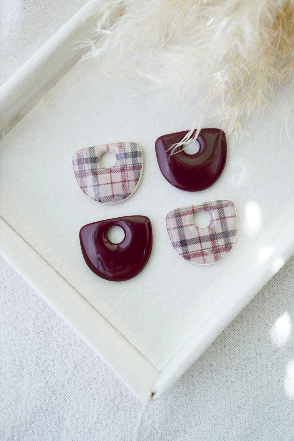 Charm pendientes a cuadros estampado escocés (tartán)