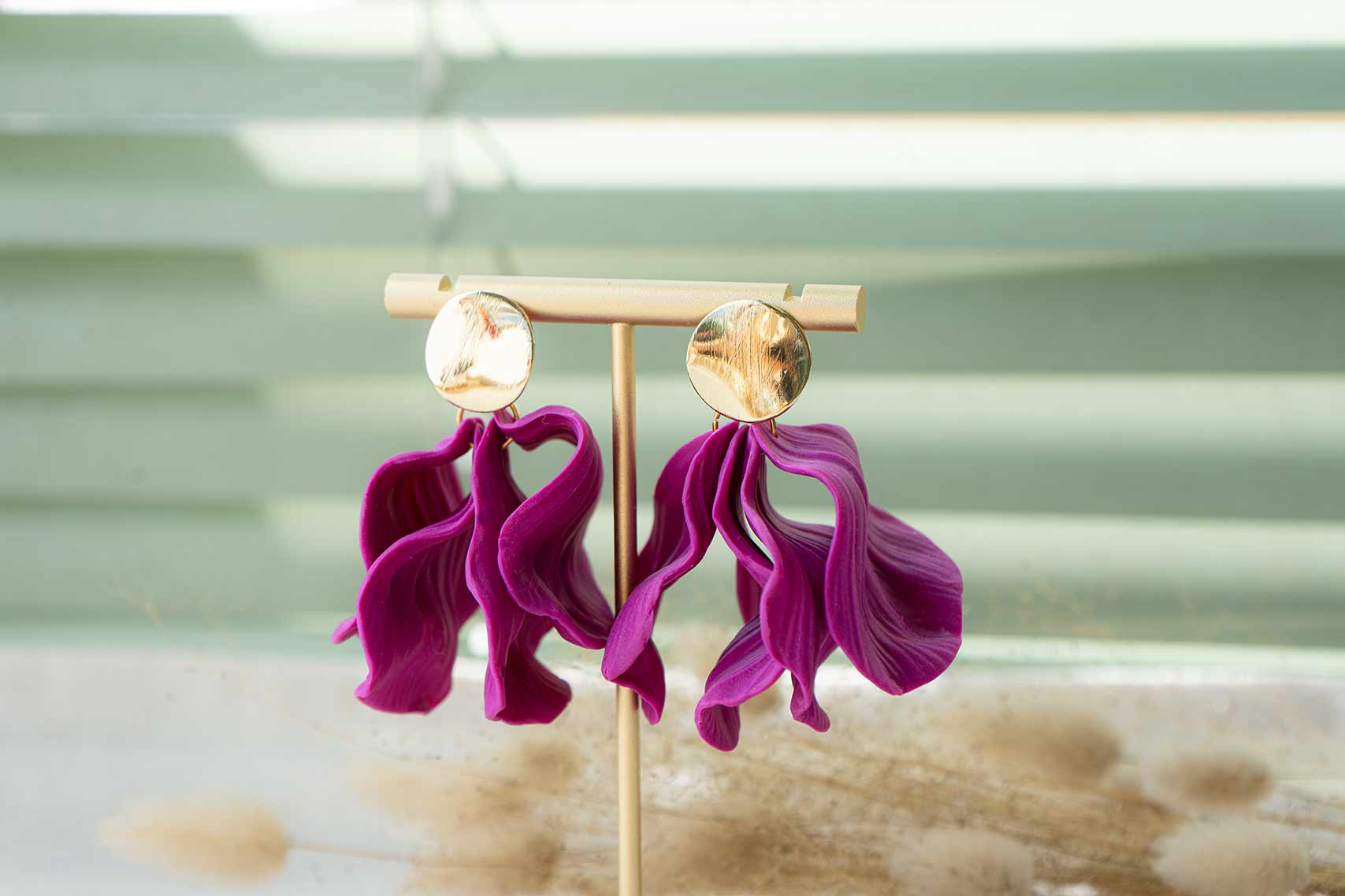 Pendientes flores morados