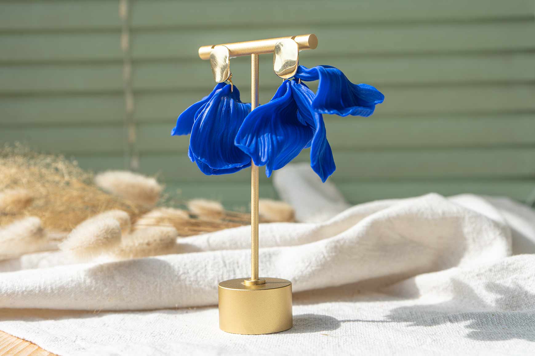 Pendientes pétalos de flores azul