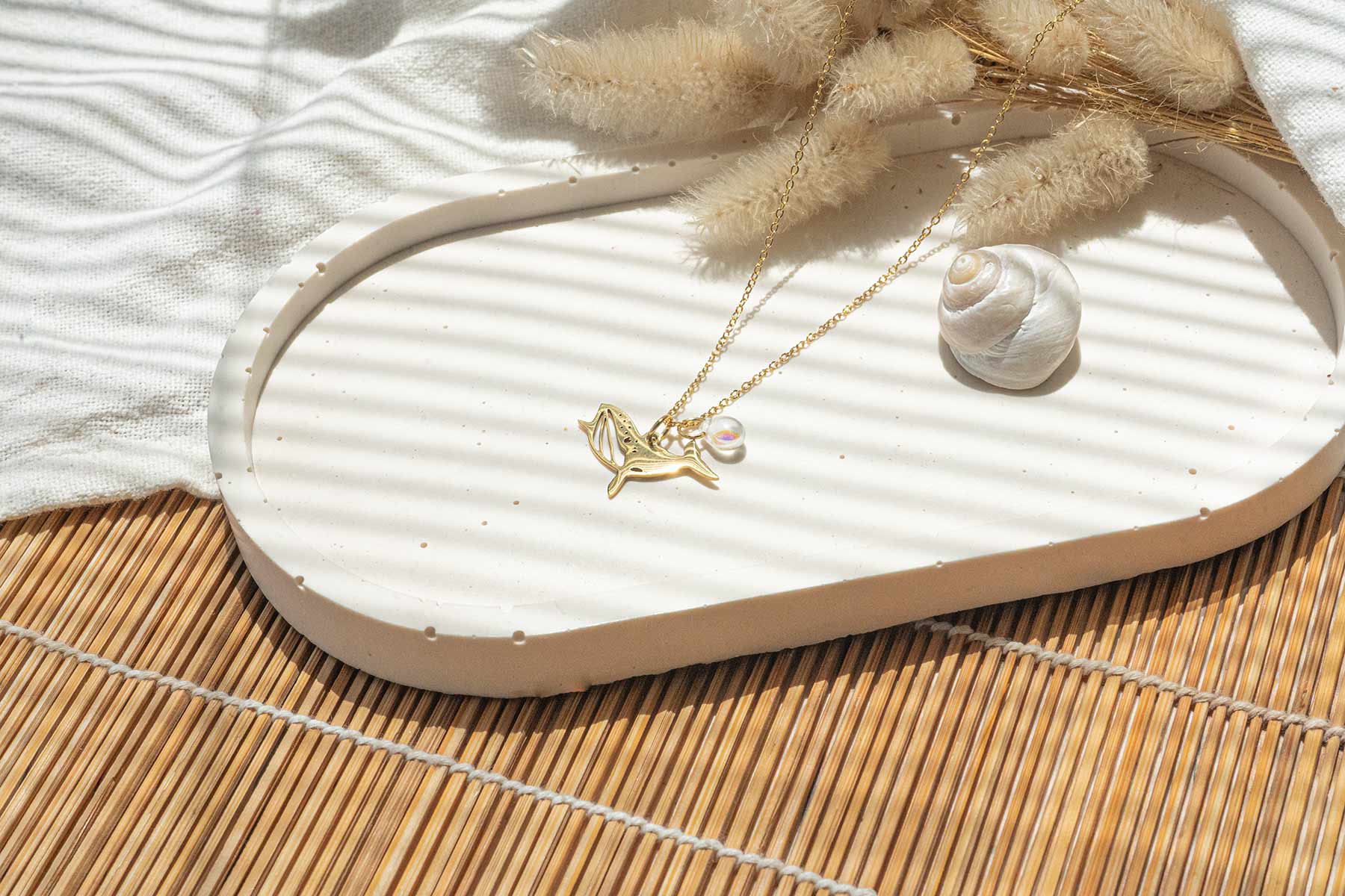 Collar ballena jorobada