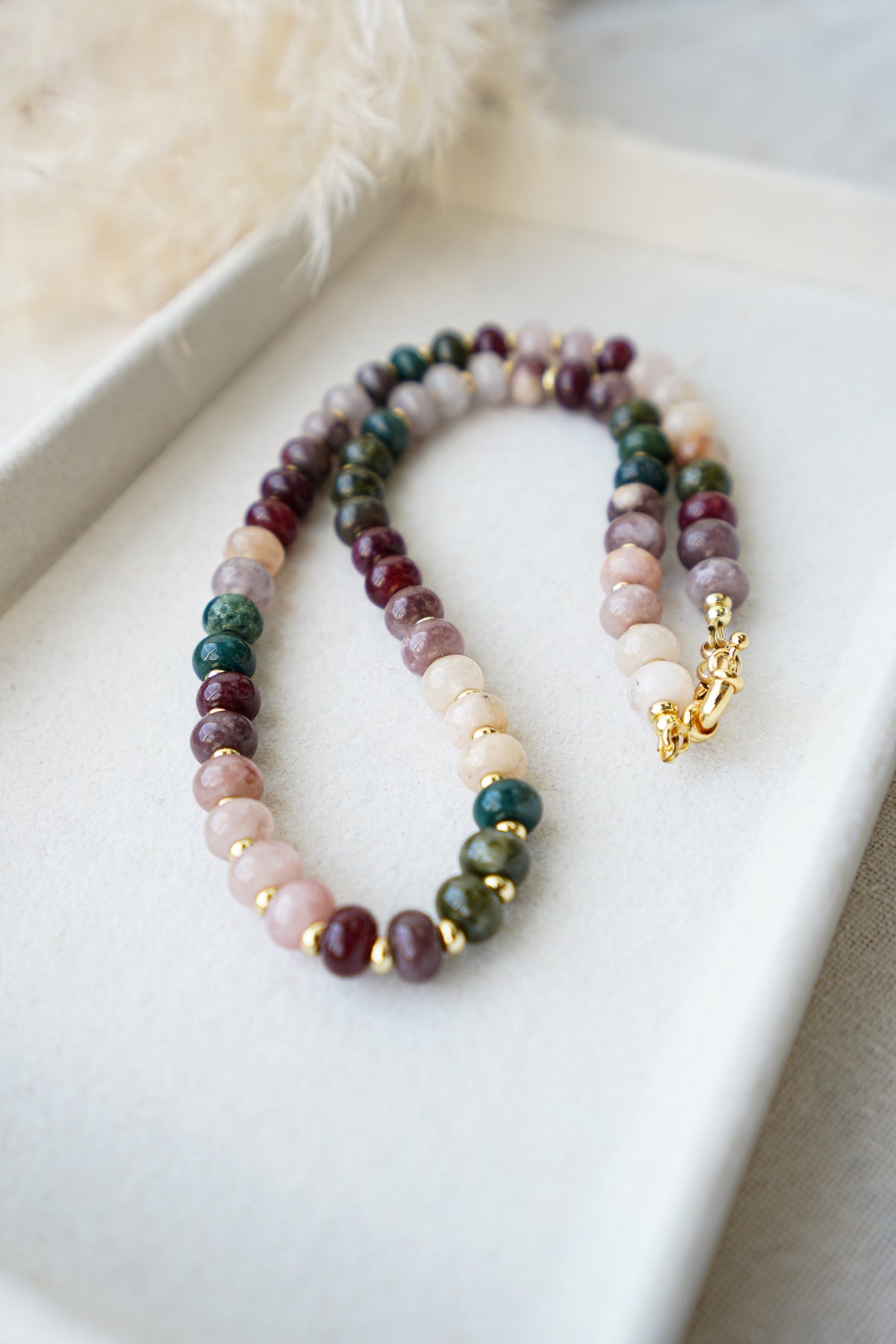 Collar BOSCO (piedras burdeos, nude y verdes)