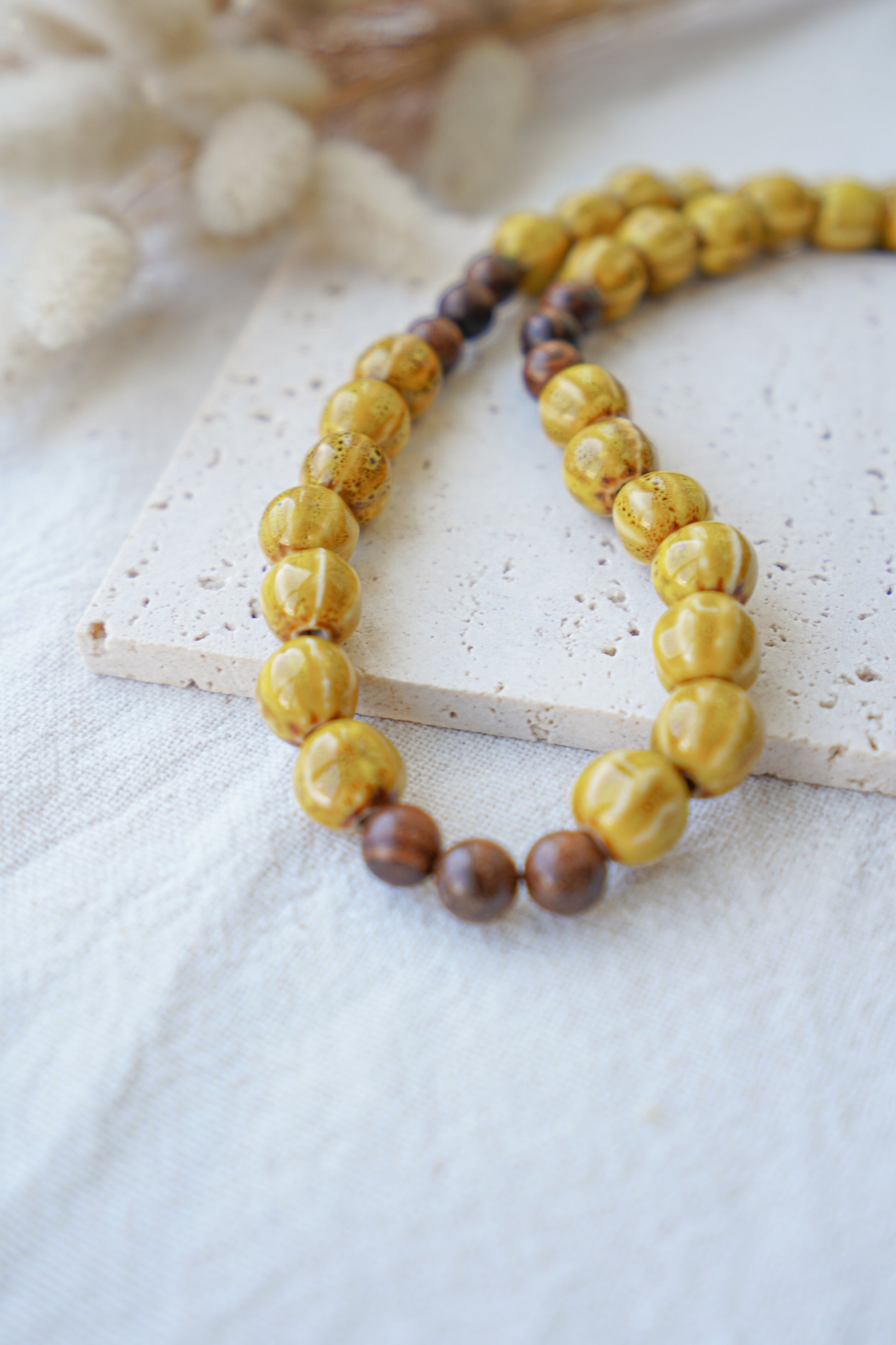 Collar cerámica cuentas de semilla de calabaza