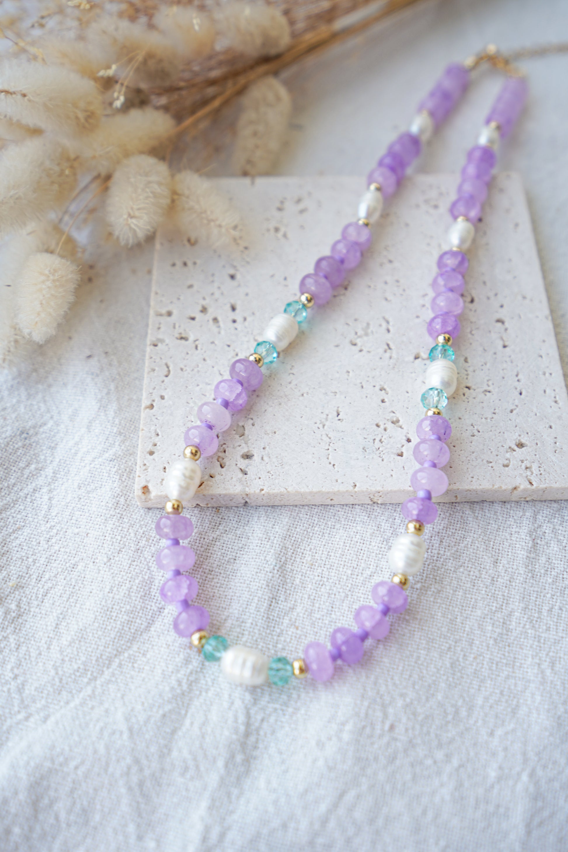 Collar piedras violetas y turquesas