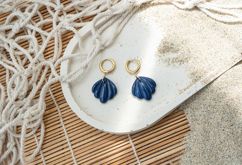 Pendientes concha de mar azul marino