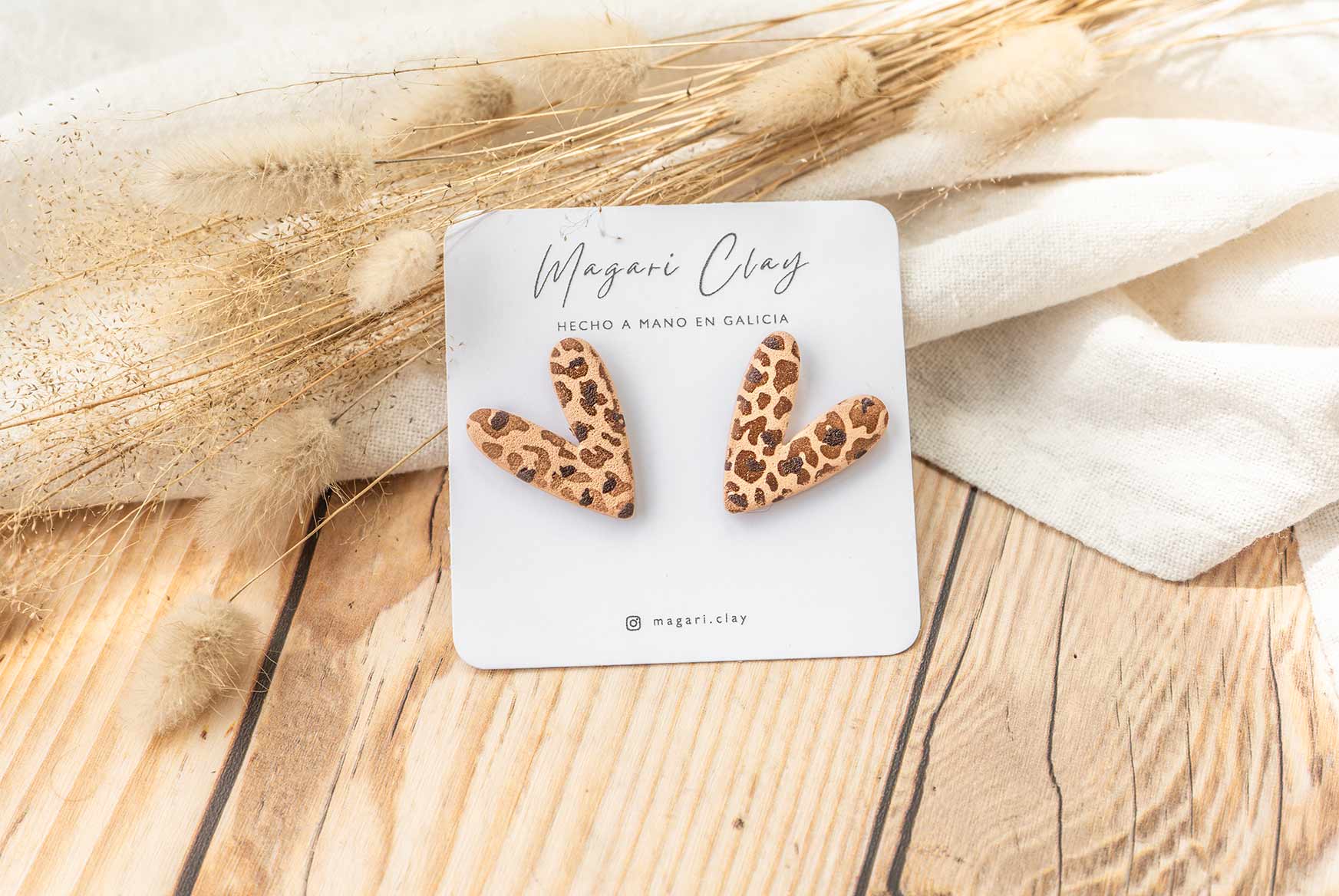 Pendientes leopardo con forma de corazon
