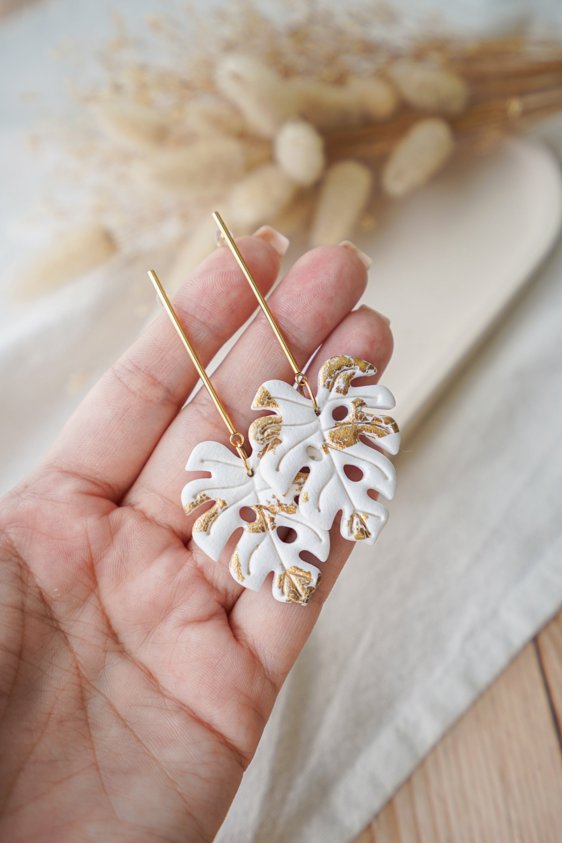 Pendientes Monstera Blanca y oro