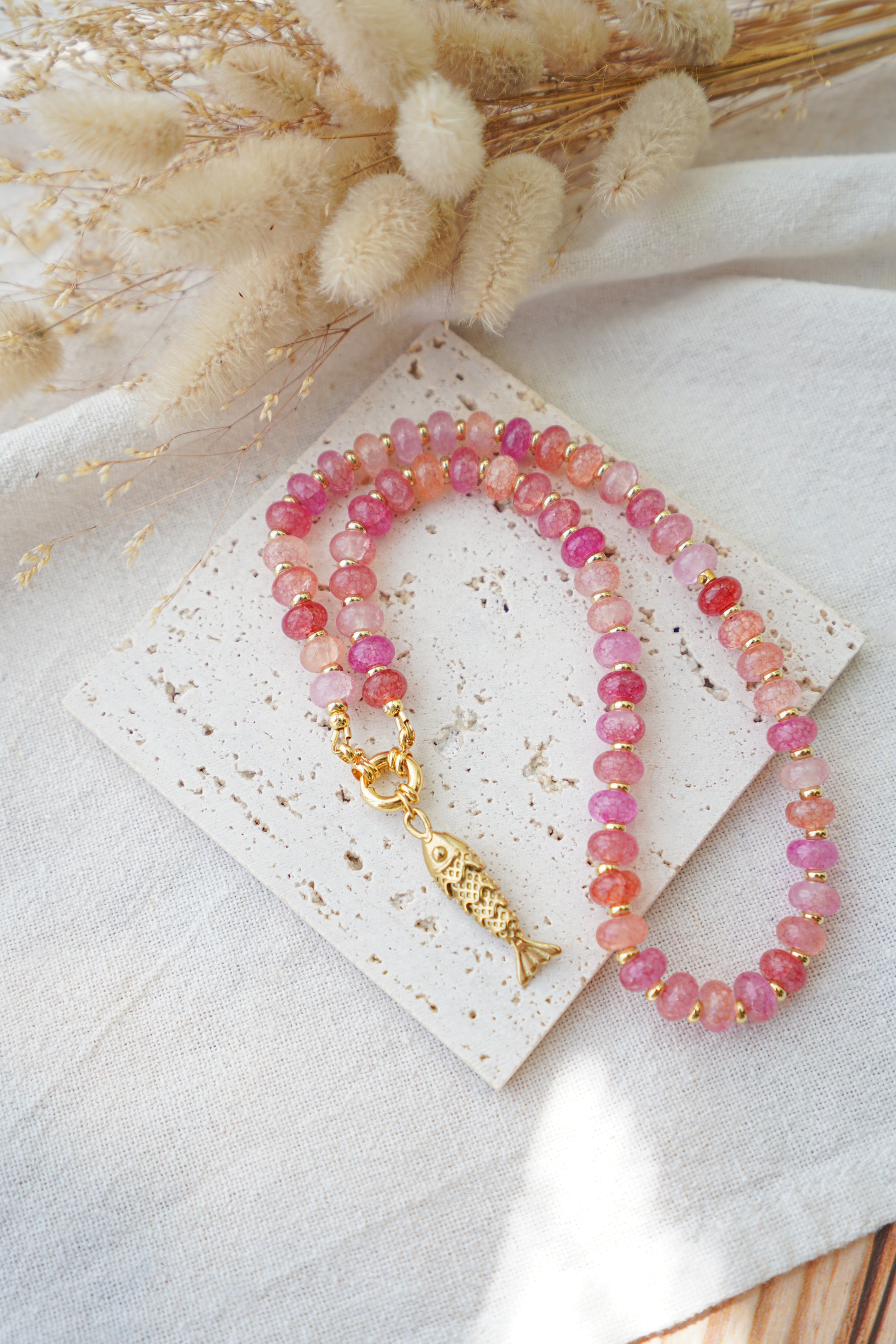 Collar ISOLA (piedras rosas)