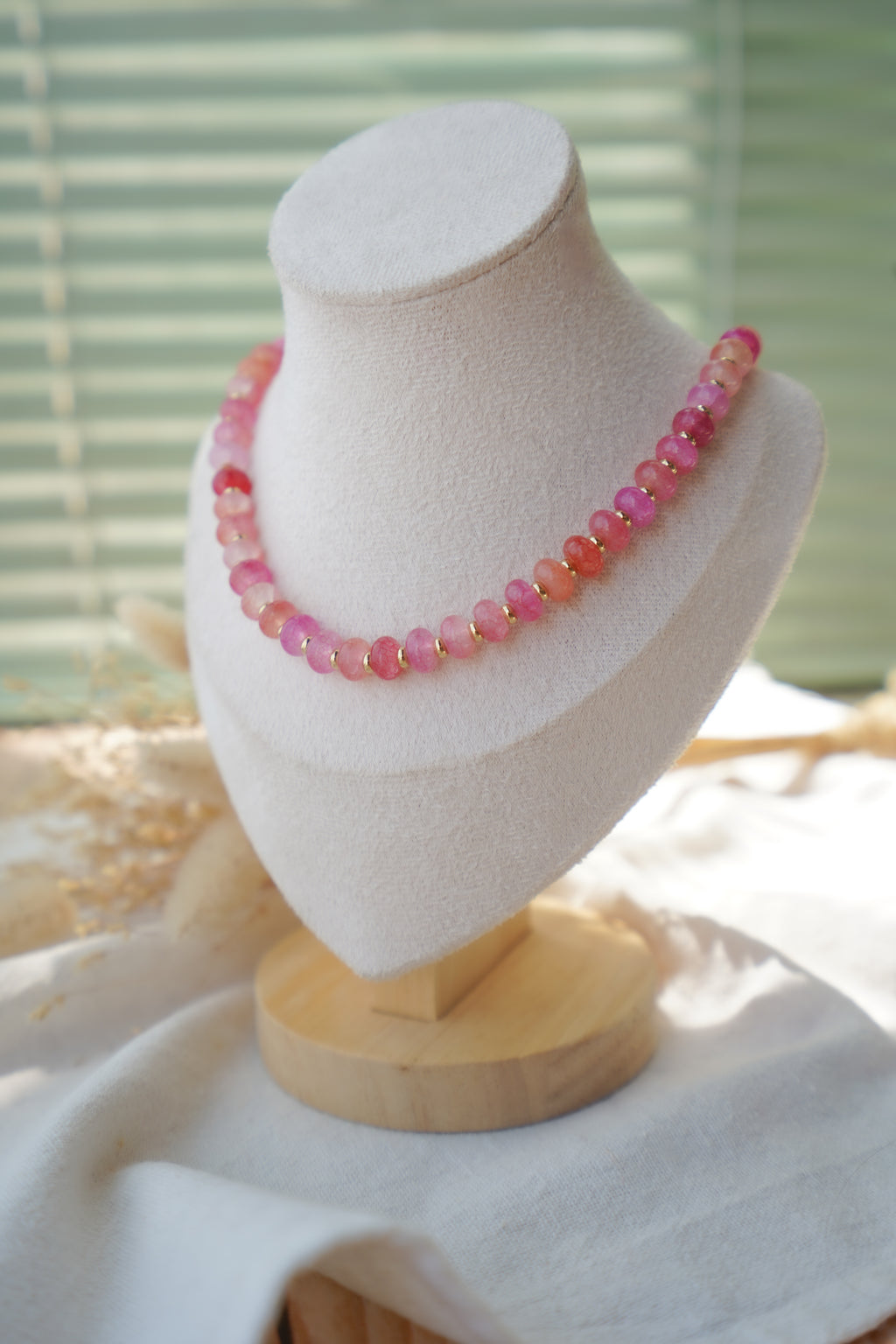Collar ISOLA (piedras rosas)