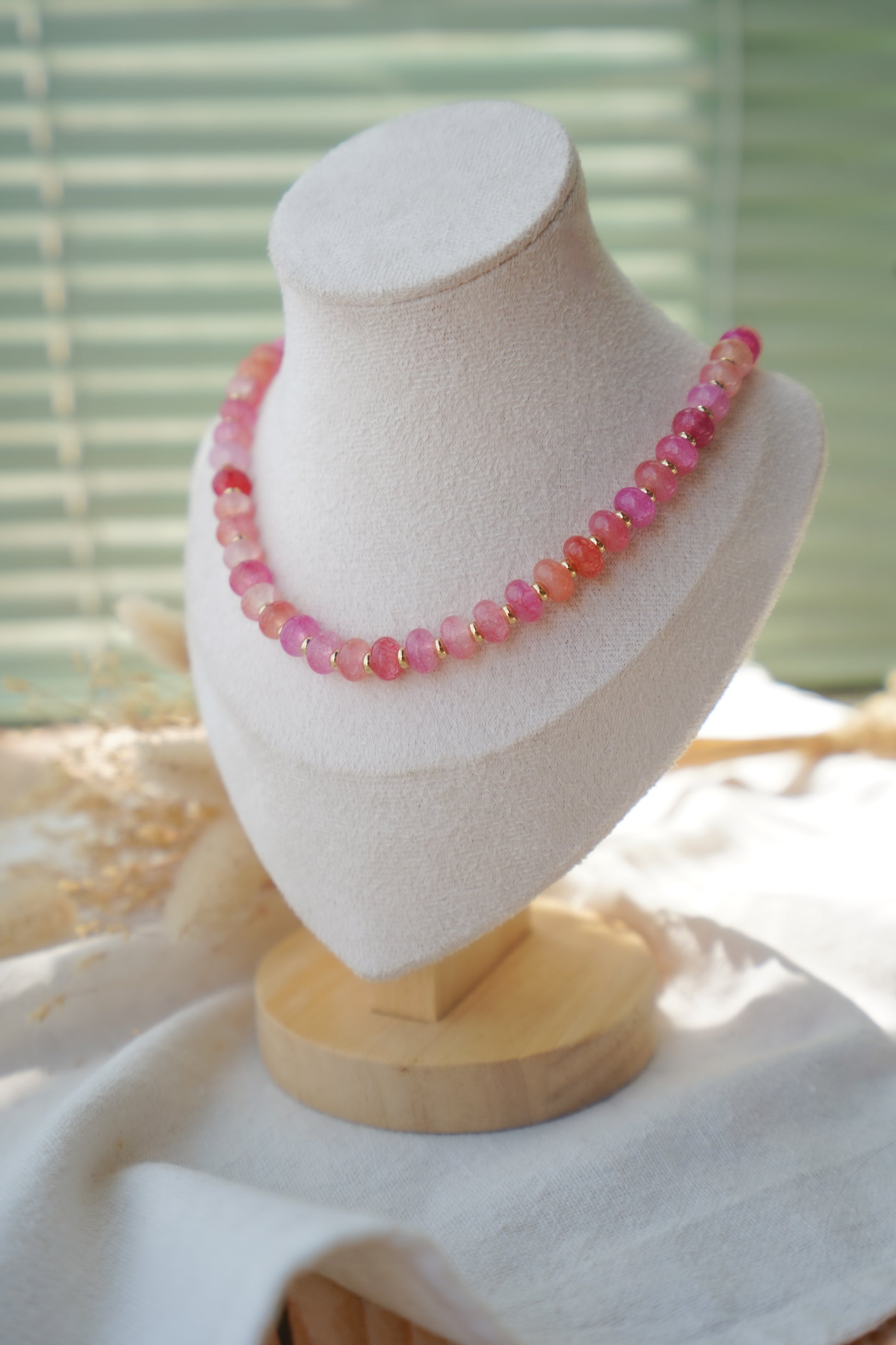 Collar ISOLA (piedras rosas)