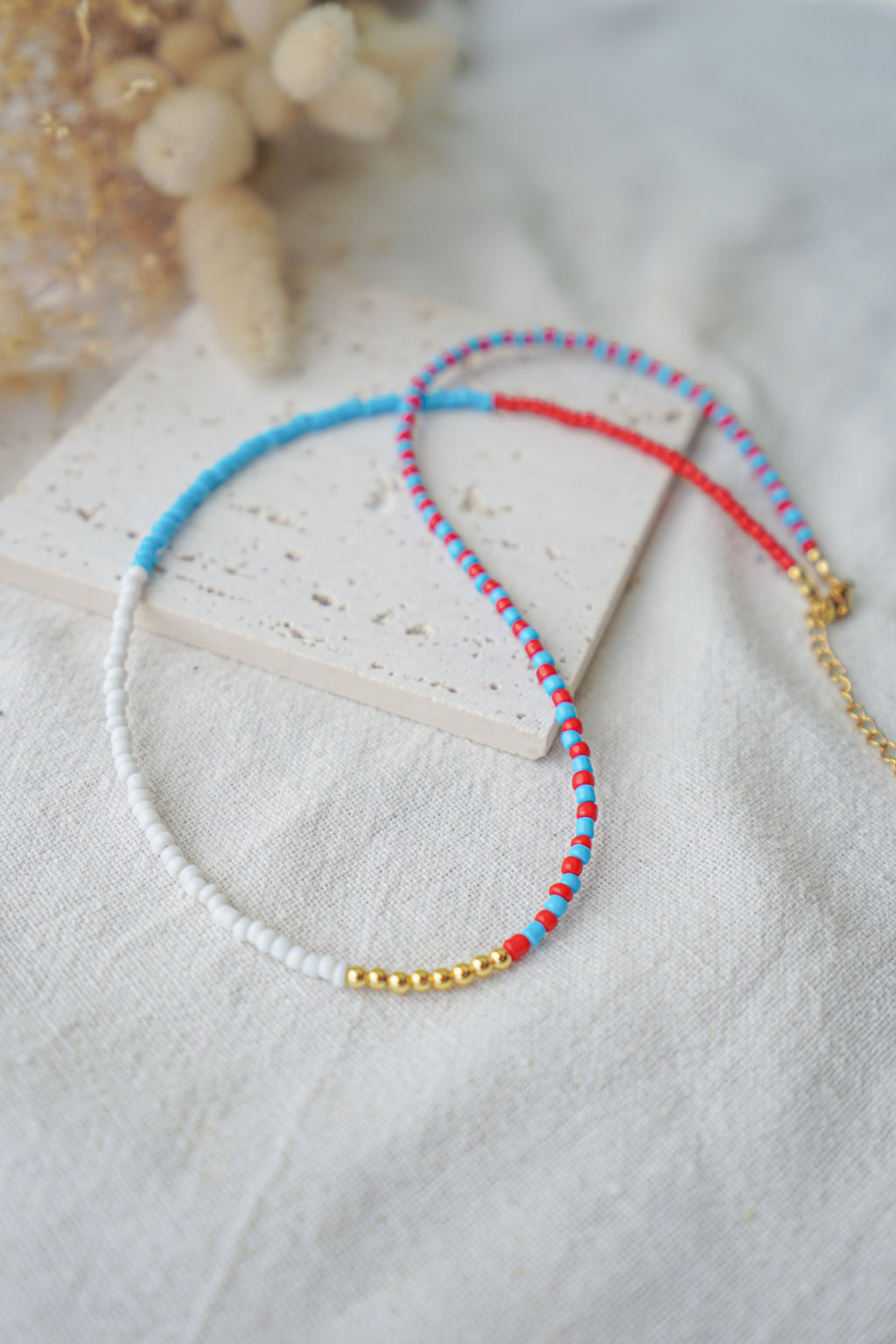 Collar EOS (azul cian, blanco & rojo escarlata)