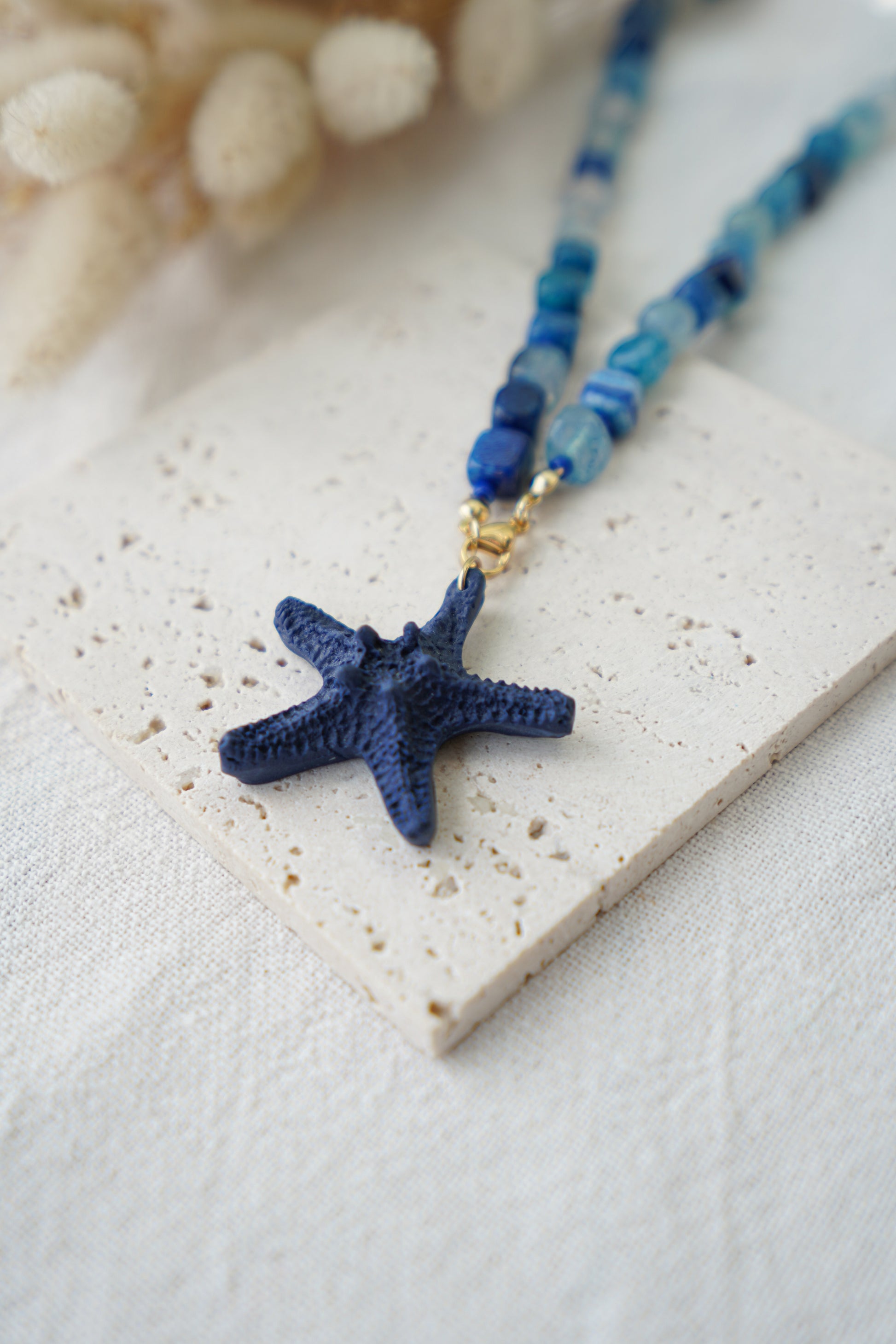 Collar MAREA (piedras azul marino)