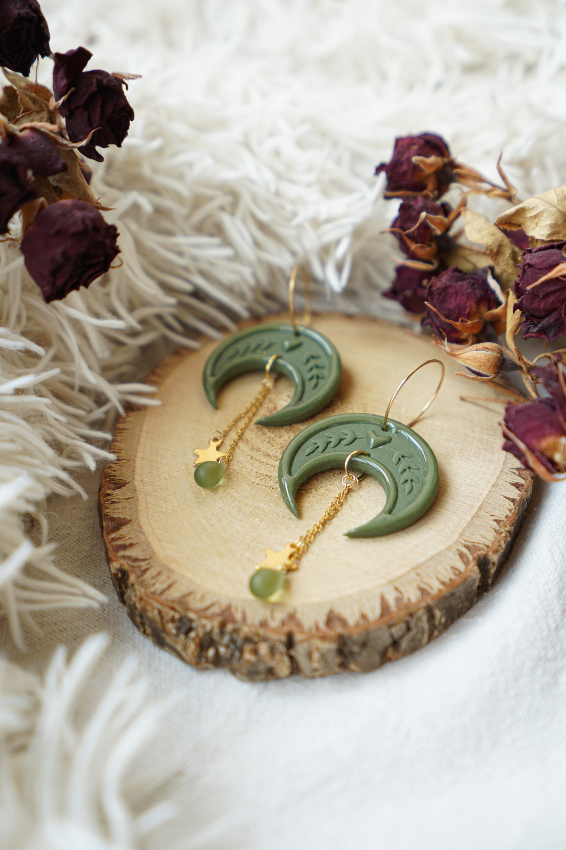 Pendientes HÉCATE (luna invertida verde) | Colección ALMA DE BRUJA 🌙 (Copia)