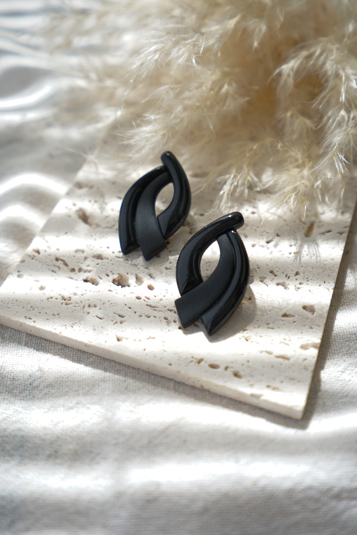 Pendientes CALÍOPE (negro) | Colección Esenciales de Magari