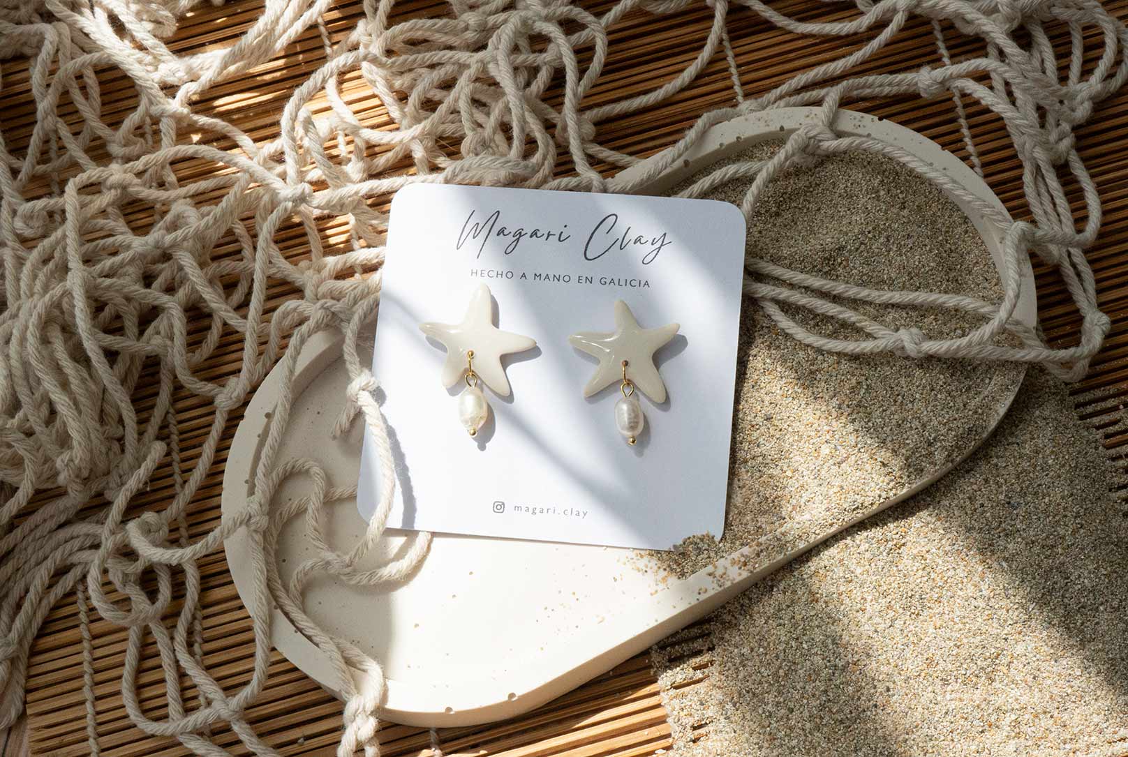 Pendientes estrella de mar blanco roto