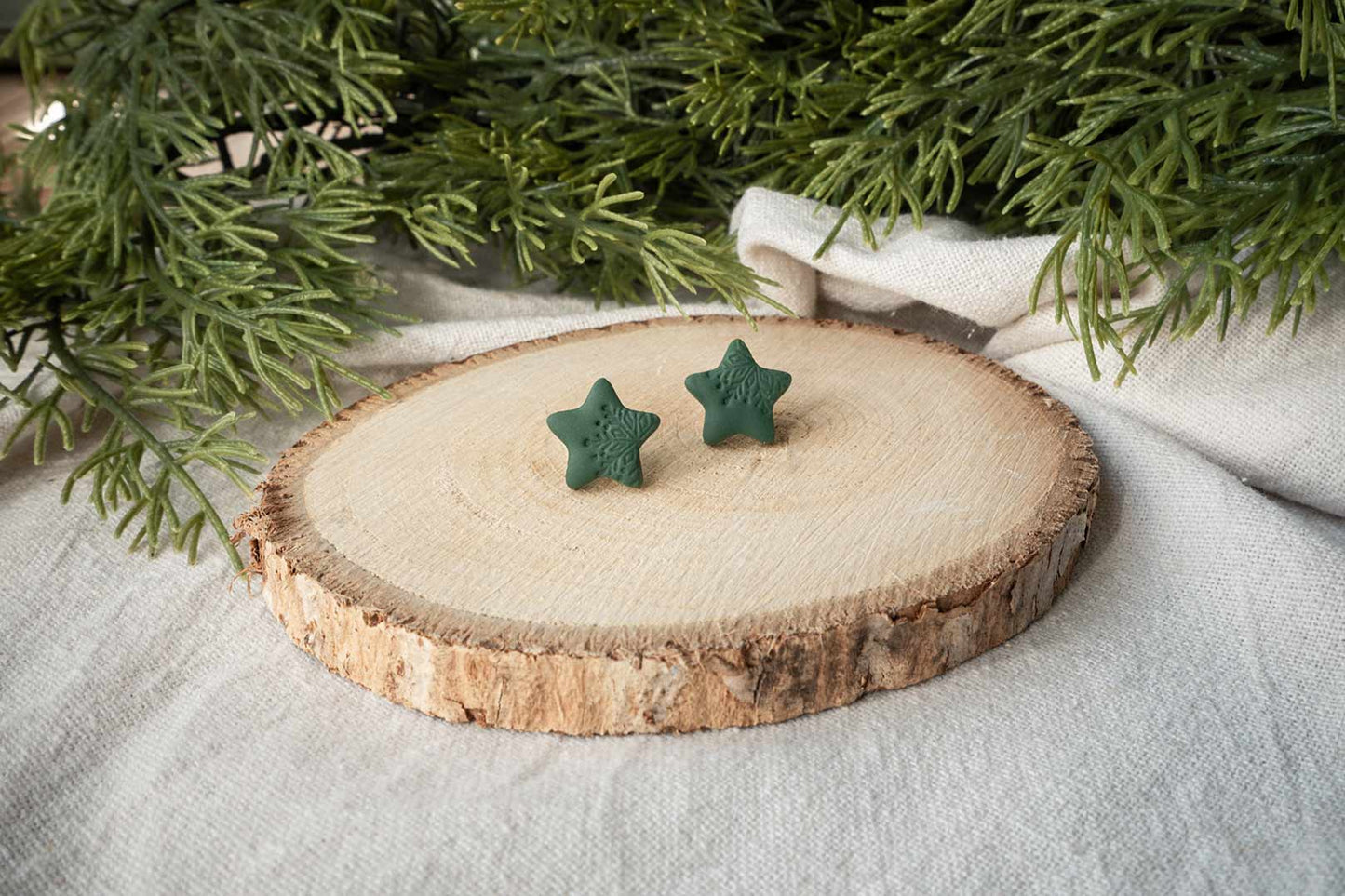 Pendientes estrella de navidad verde abeto