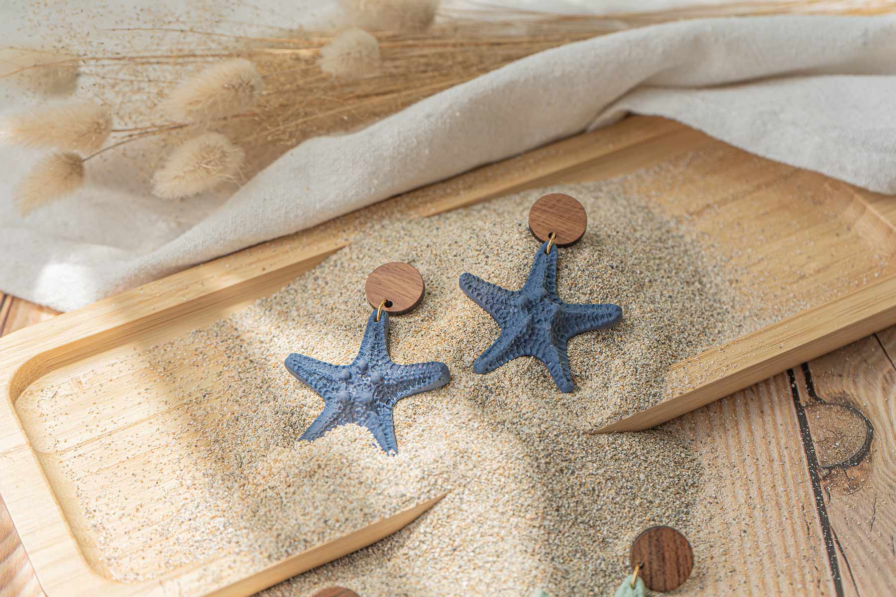 Pendientes estrella de mar azul marino (grandes)