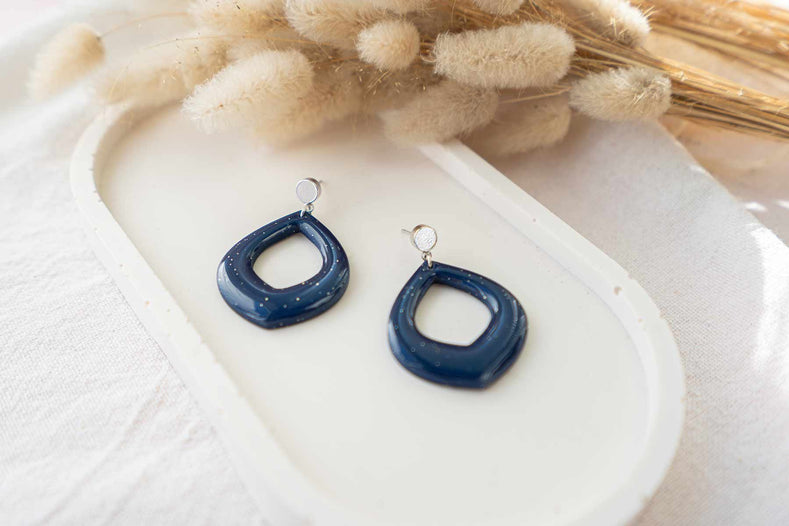 Pendientes azul marino y plateado