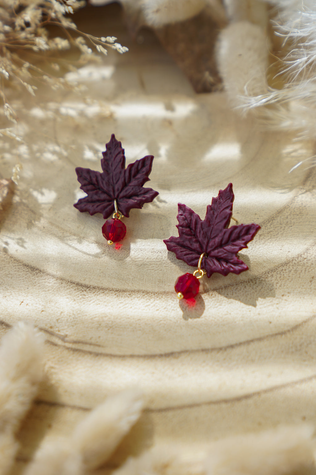 Pendientes HOJA DE ARCE (con cristal) | Colección Bosque Encantado