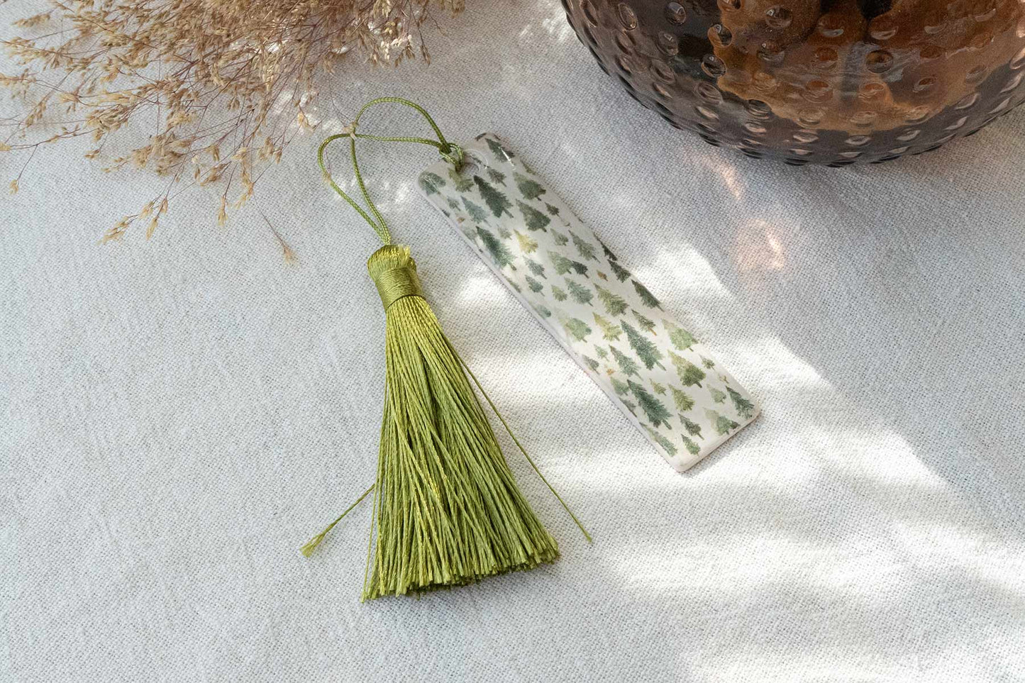 Marcapáginas Magari  "GUARDIANES DE HISTORIAS" (con borlas) 📚