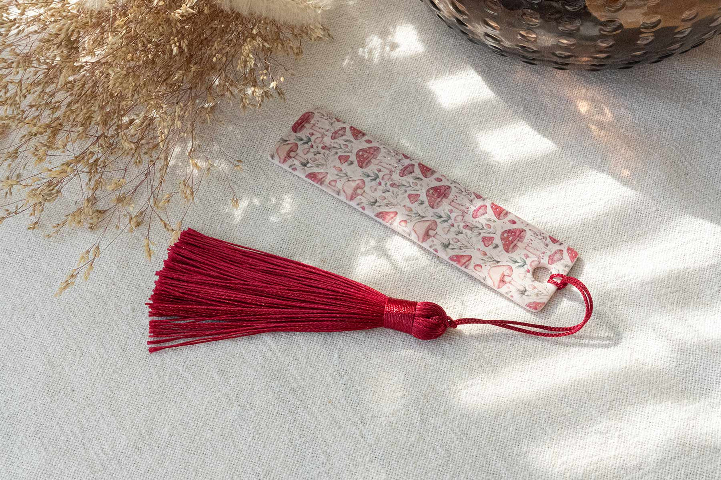 Marcapáginas Magari  "GUARDIANES DE HISTORIAS" (con borlas) 📚