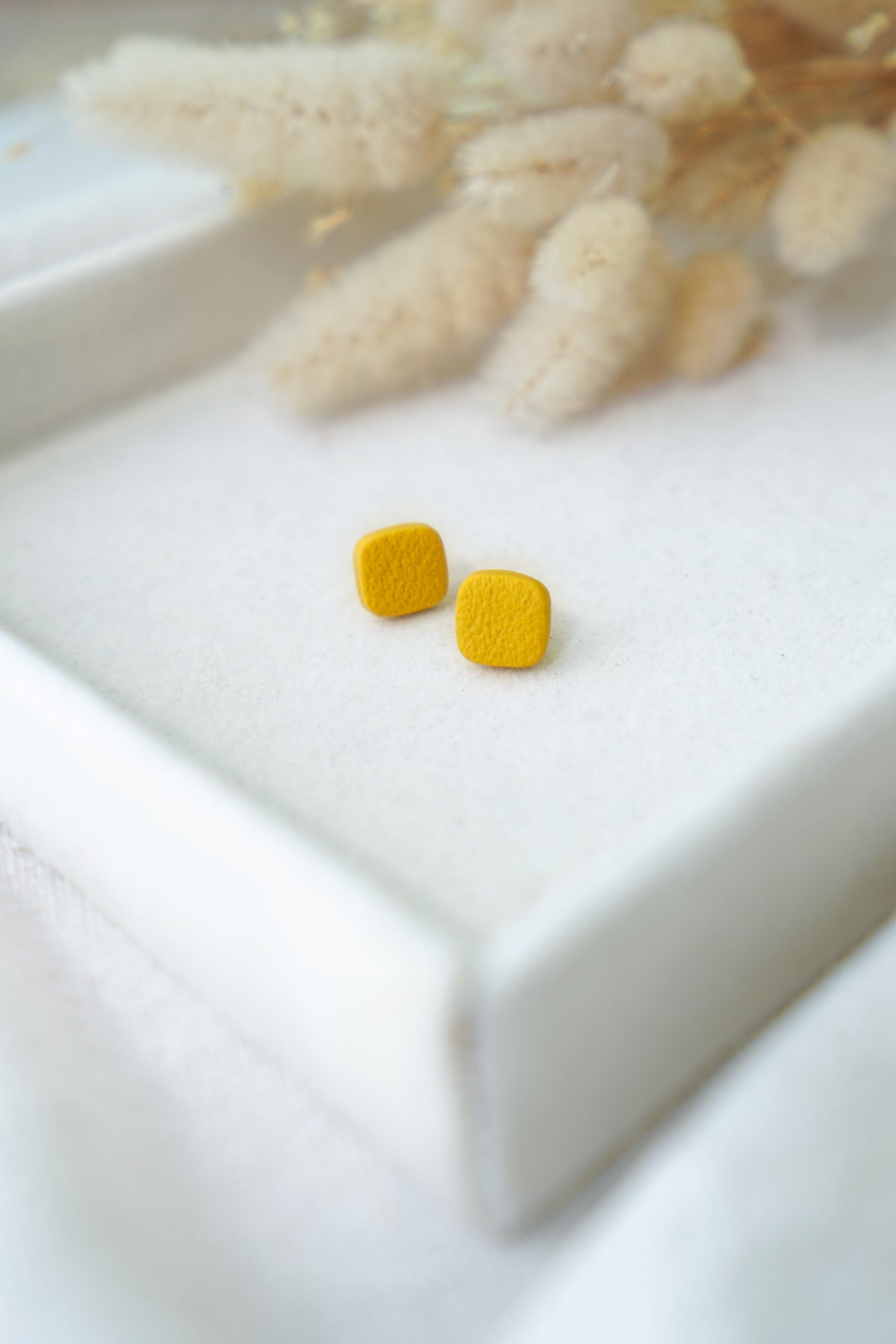 Pendientes Mini Cuadrados | Colección Básicos de Otoño