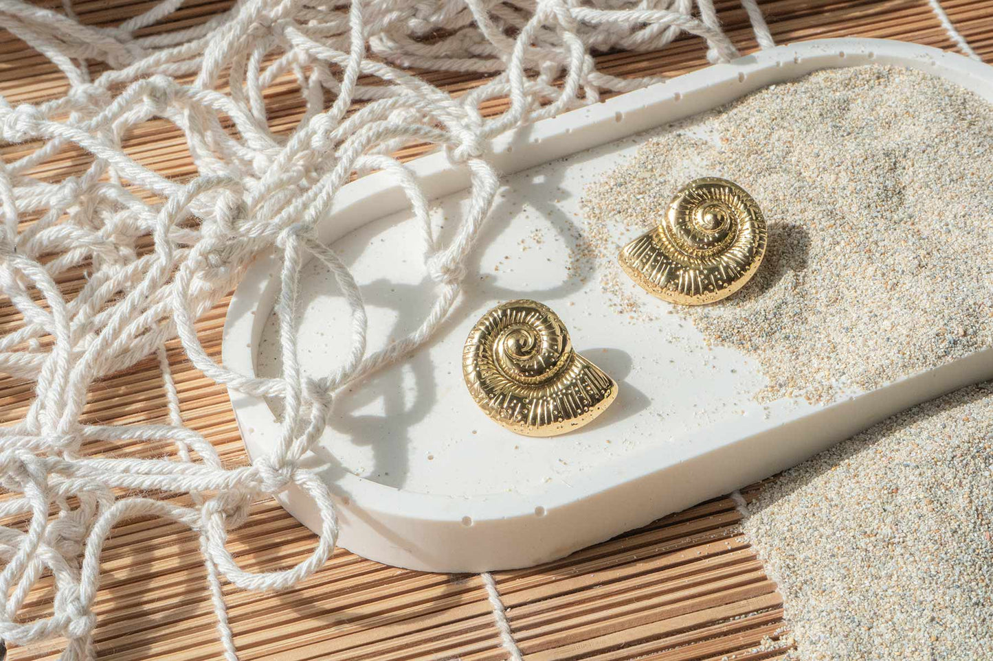 Pendientes caracola de mar (conchas de acero)