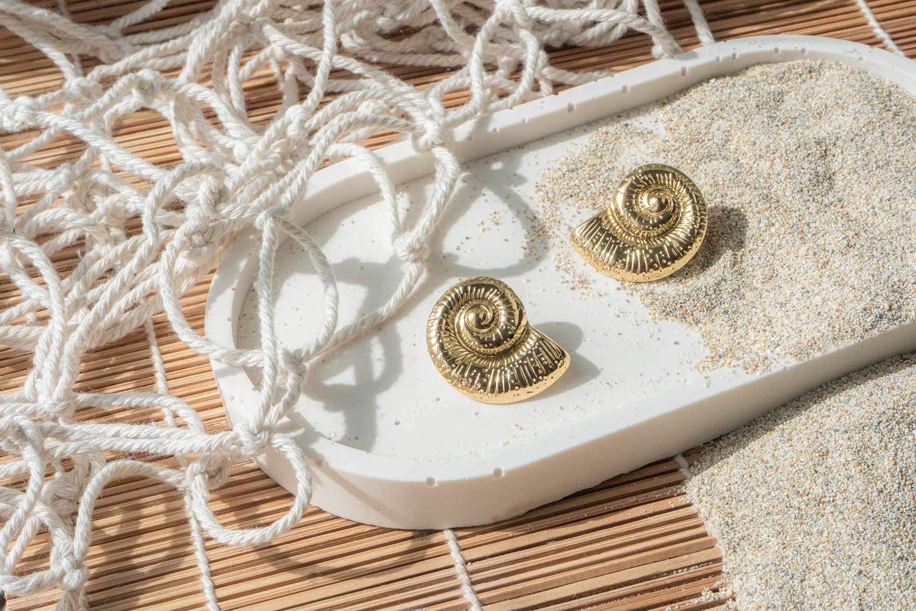 Pendientes caracola de mar (conchas de acero)
