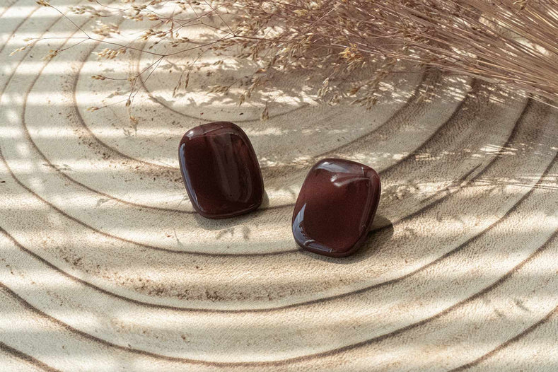 Pendientes resina brillante otoñal marrón chocolate