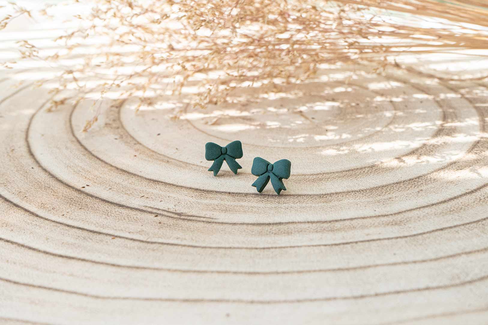 Pendientes lazos pequeños verde bosque