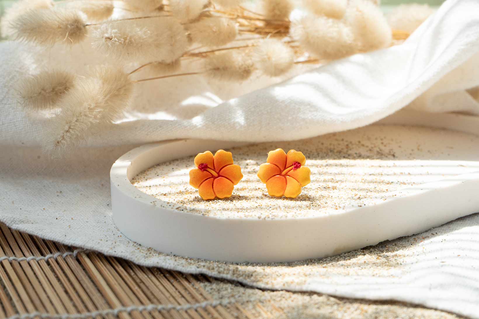 Pendientes flor de hibisco naranja