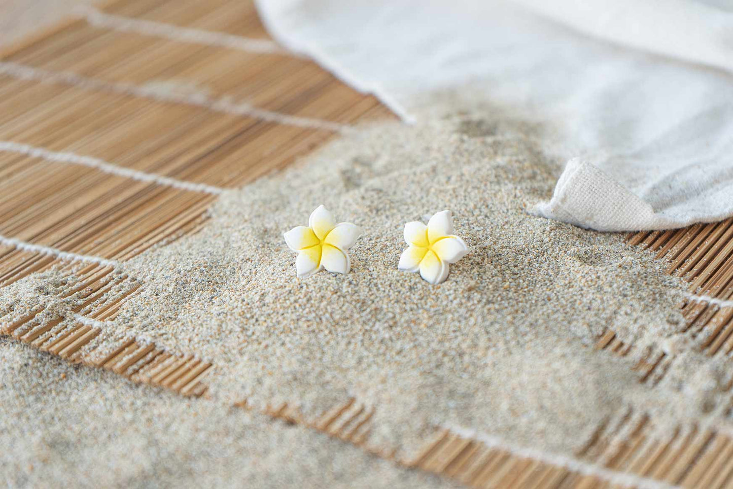 Pendientes MINI FLOR DE TIARÉ | Colección TROPICAL 🌺