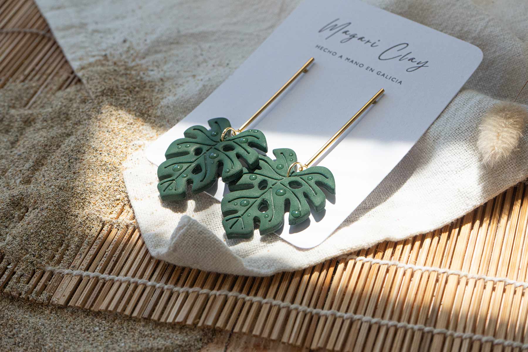 Pendientes hoja de monstera verde