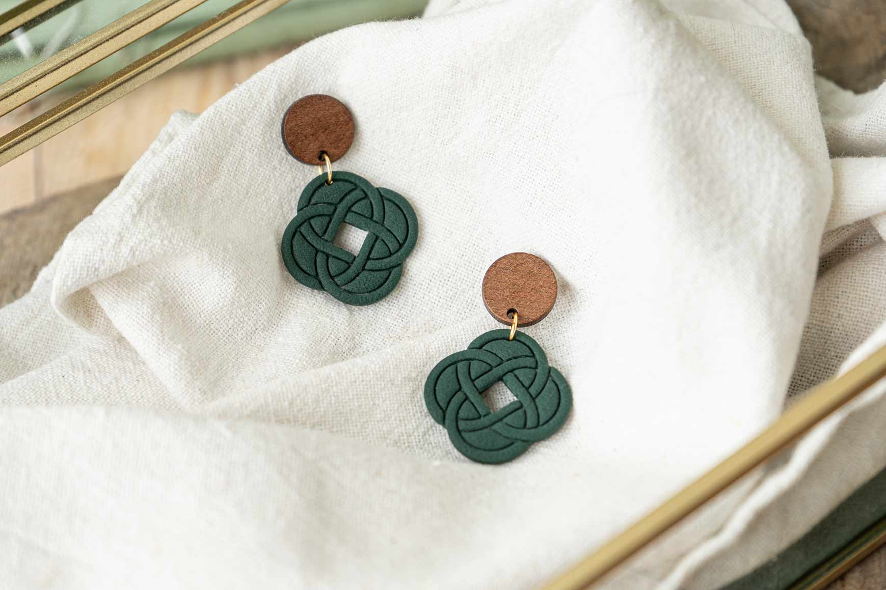 Pendientes nudo celta verde