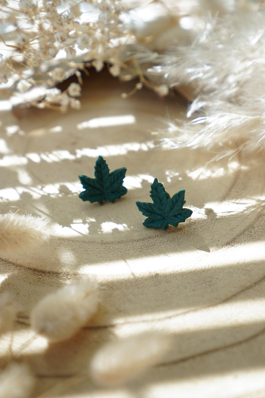 Pendientes HOJA DE ARCE (clásica) | Colección Bosque Encantado