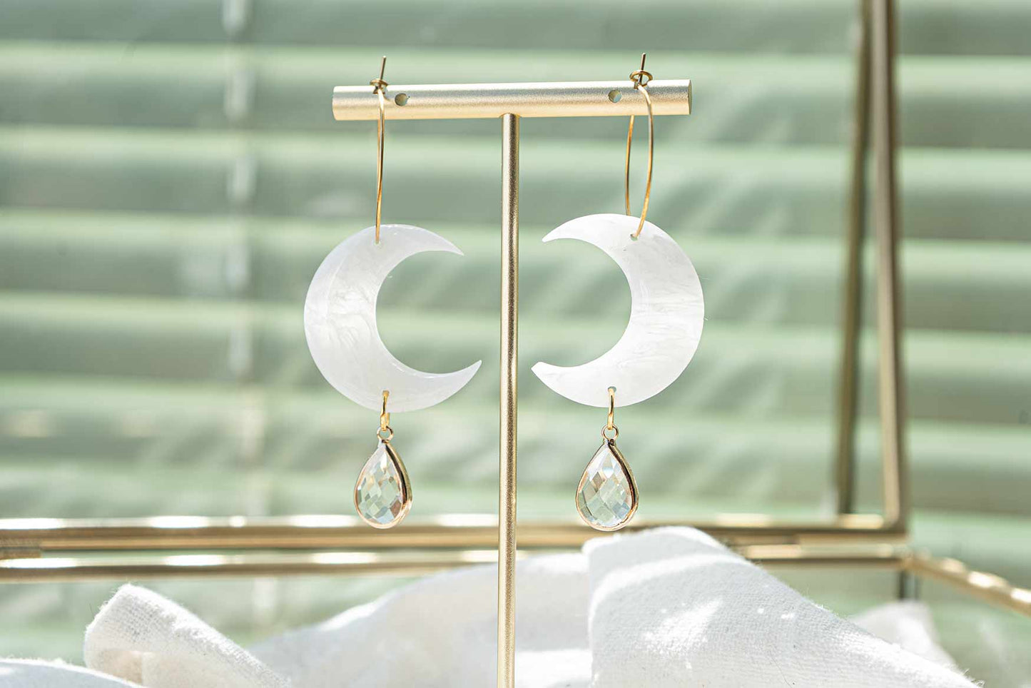 Pendientes luna cuarzo "RHIANNON" | Colección BELTANE (Primavera celta) 🌿