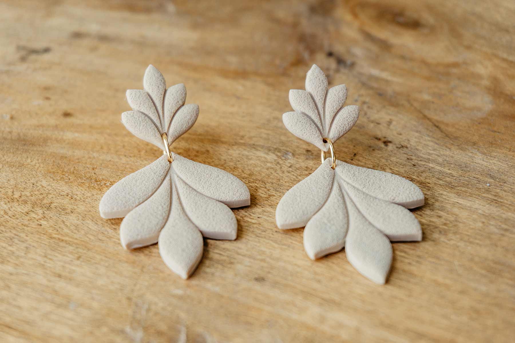 Pendientes ARTEMISA (sáhara) | Colección ESENCIALES